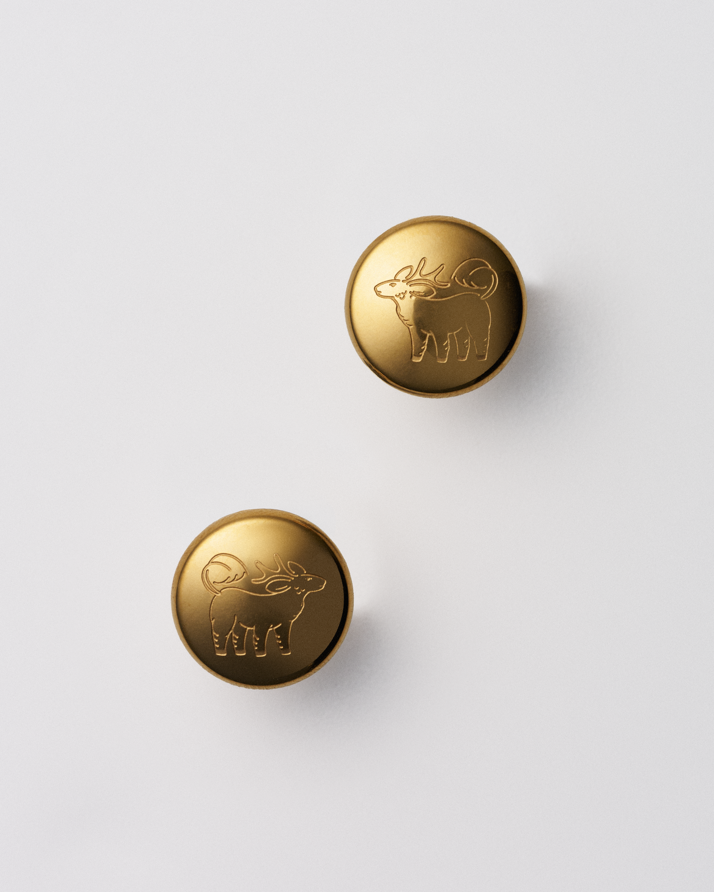 Qiling Pebble Stud Earrings Gold